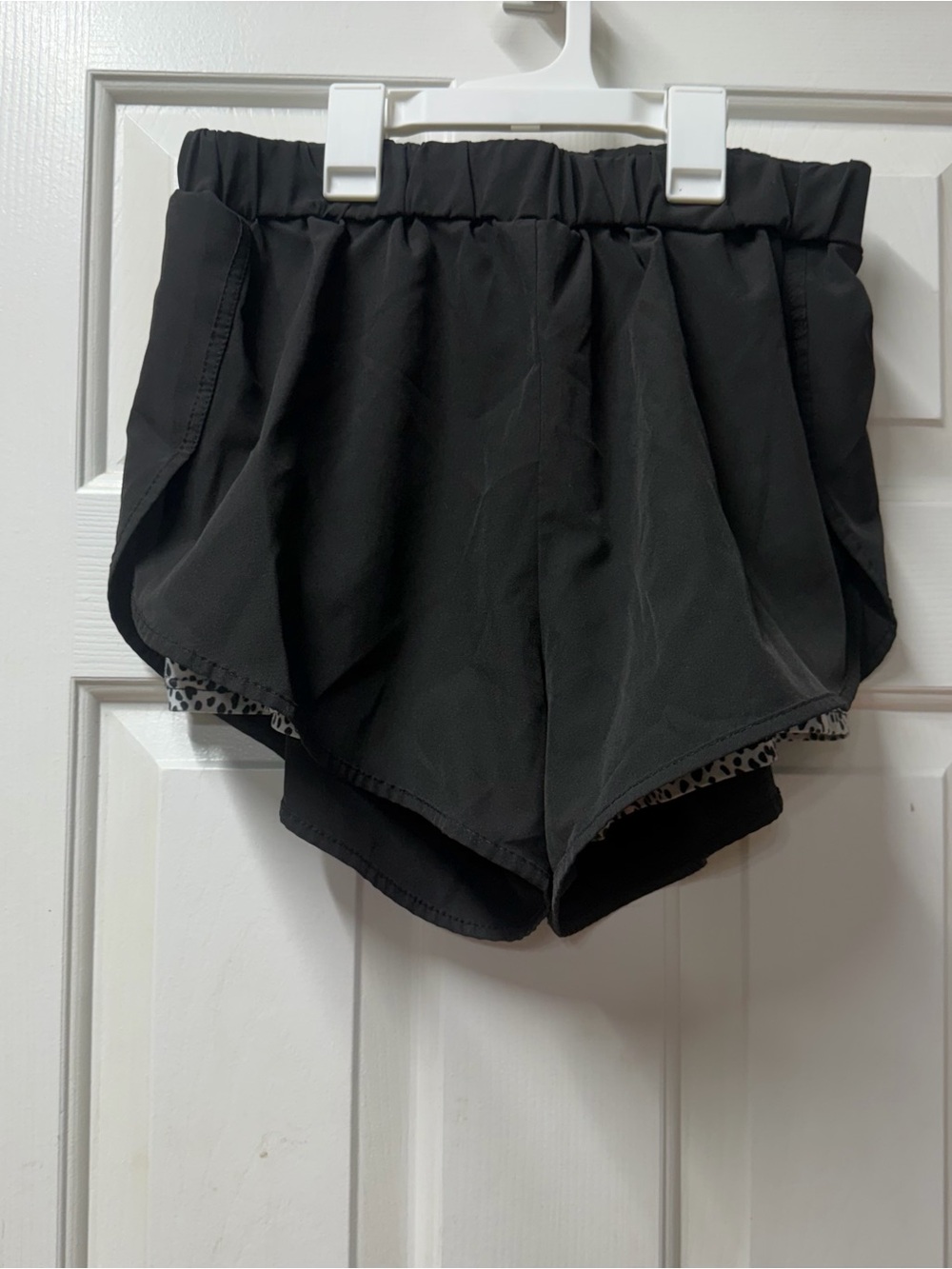 Black Women's Athletic Double-Layer Shorts SHEIN L